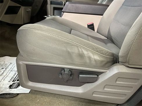 Used 2010 Ford F250 XLT image 12