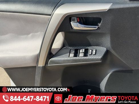 Used 2015 Toyota RAV4 XLE image 25