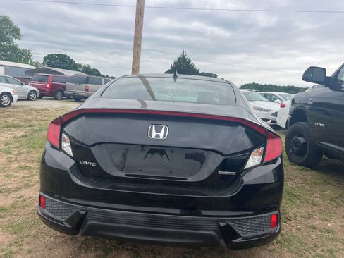 Used 2017 Honda Civic Touring image 6