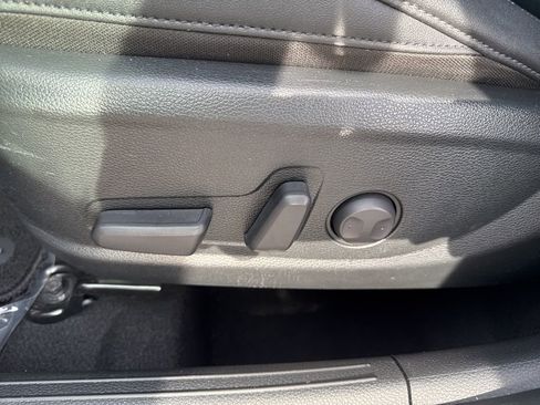 Used 2023 Kia Seltos EX image 11