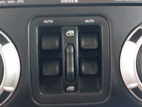 Used 2011 Jeep Wrangler Unlimited Sahara w/ Mopar Chrome Edition Group AWD/4WD image 27