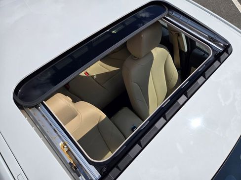 Used 2018 BMW 320i Sedan w/ Convenience Package image 10