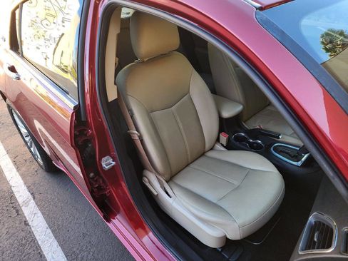 Used 2011 Chrysler 200 Limited image 31