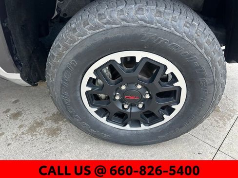 Certified 2025 Toyota Tacoma TRD Off-Road AWD/4WD image 7