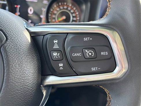 Used 2024 Jeep Wrangler Sahara image 21