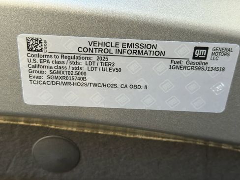 Used 2025 Chevrolet Traverse LT image 14