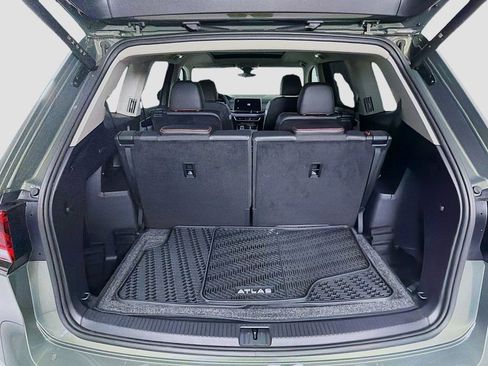 Used 2025 Volkswagen Atlas Peak Edition SE image 27