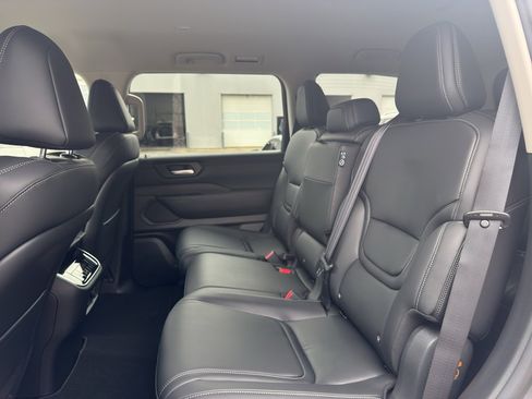 New 2026 Nissan Armada SV image 20