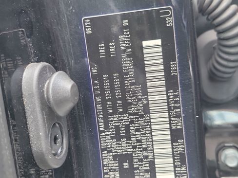 Used 2024 Toyota Corolla Cross SE image 30