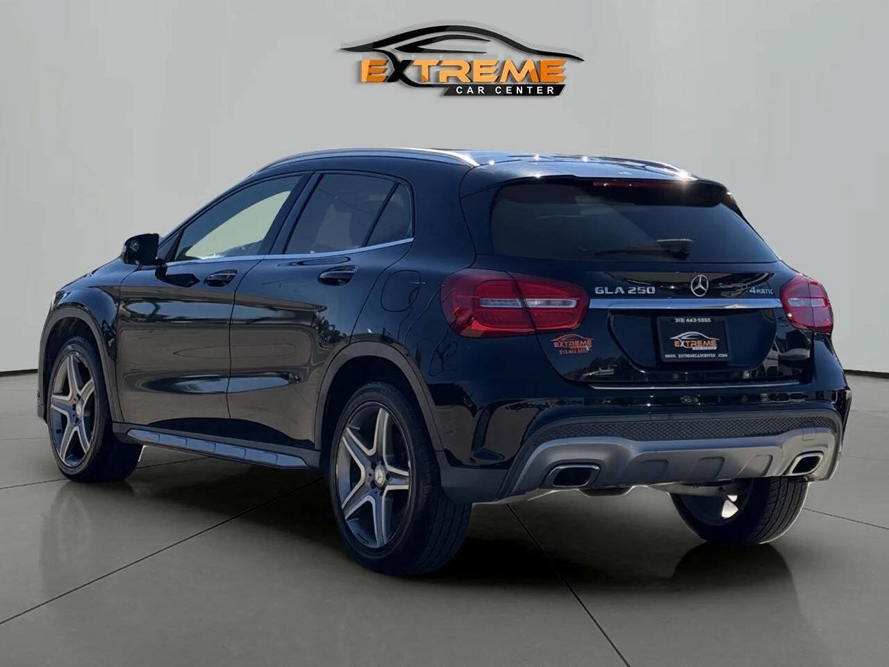 Used 2016 Mercedes-Benz GLA 250 4MATIC w/ Premium Package image 4