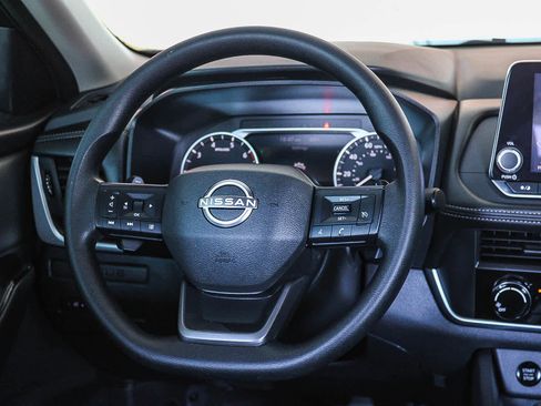 Used 2026 Nissan Rogue S AWD/4WD image 15