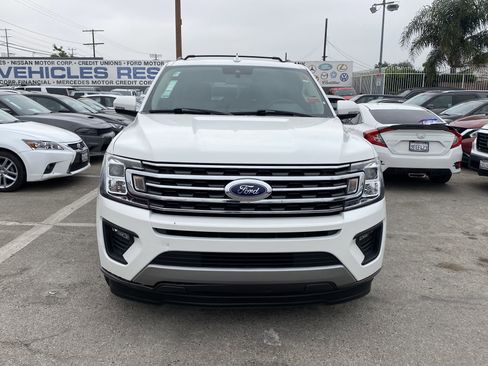 Used 2020 Ford Expedition XLT w/ Equipment Group 202A RWD image 3