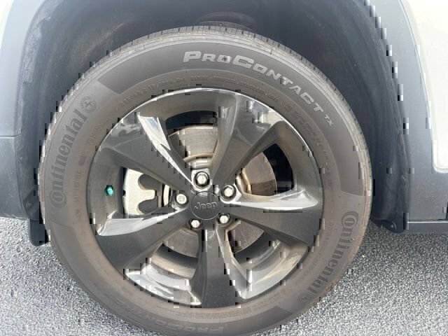 Used 2023 Jeep Cherokee Altitude Lux AWD/4WD image 12