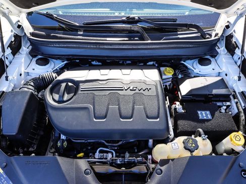 Used 2021 Jeep Cherokee Latitude Lux w/ Sun & Sound Group image 18