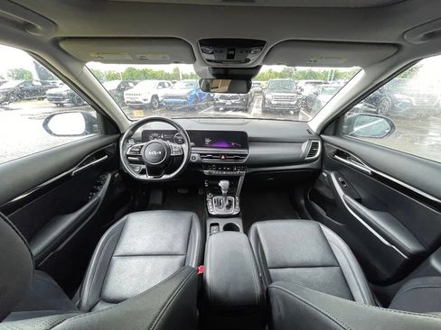 Certified 2024 Kia Seltos SX w/ SX Sunroof Package AWD/4WD image 17