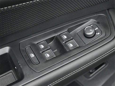 New 2026 Volkswagen Atlas SE image 13