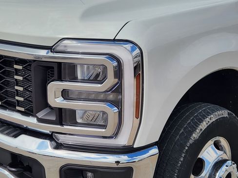 Certified 2024 Ford F350 Lariat w/ FX4 Off-Road Package AWD/4WD image 9