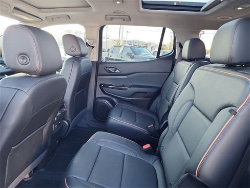 Used 2023 GMC Acadia AT4 w/ Technology Package image 9