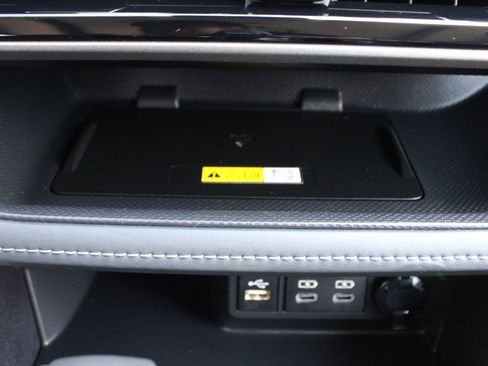Used 2023 Toyota Highlander XLE AWD/4WD image 23