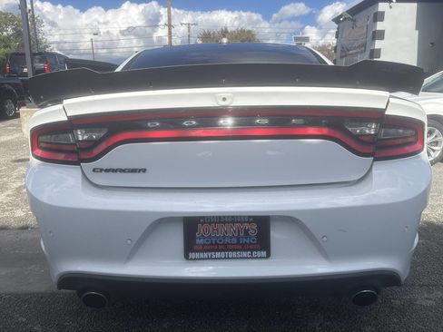 Used 2017 Dodge Charger R/T image 27
