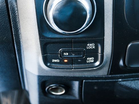 Used 2018 RAM 1500 Express AWD/4WD image 18
