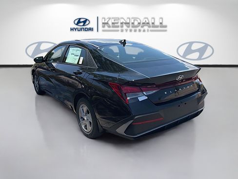 New 2026 Hyundai Elantra SE FWD image 4