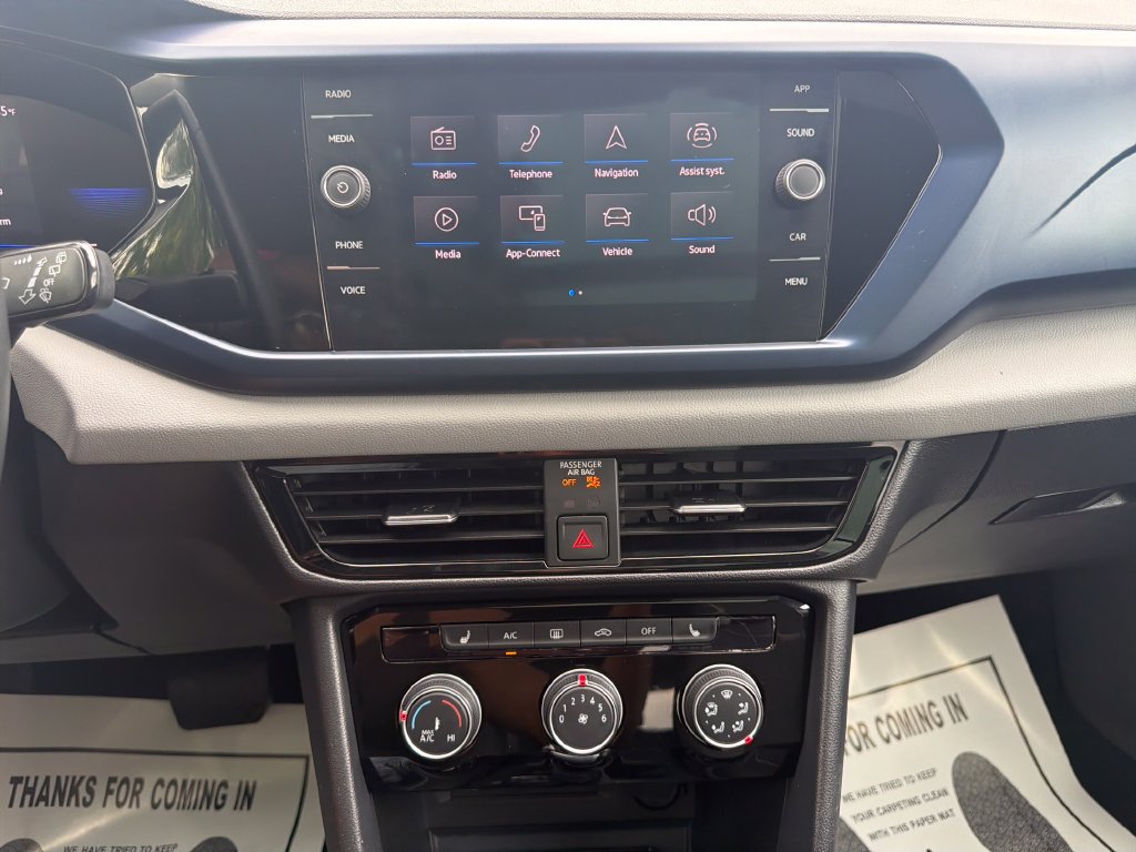 Used 2023 Volkswagen Taos SE w/ Panoramic Sunroof Package AWD/4WD image 20
