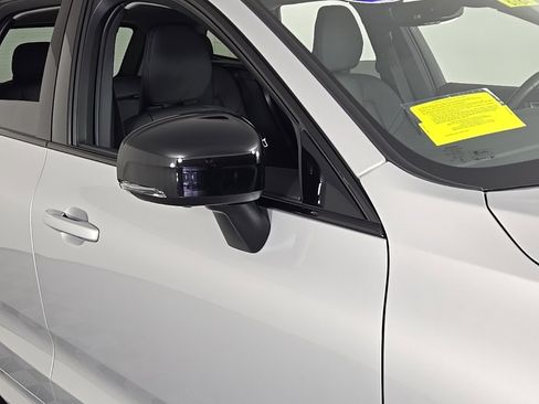 Certified 2025 Volvo XC60 B5 Plus image 6