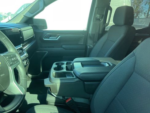 Used 2025 Chevrolet Silverado 1500 LT image 13