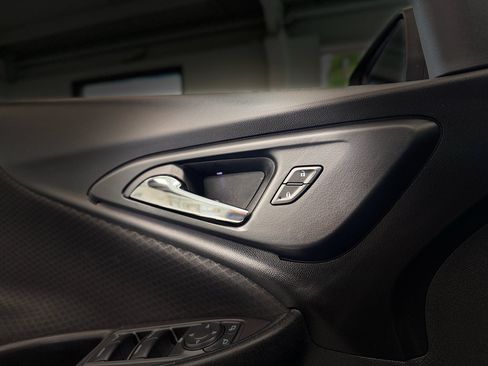 Used 2018 Chevrolet Malibu LT FWD image 17