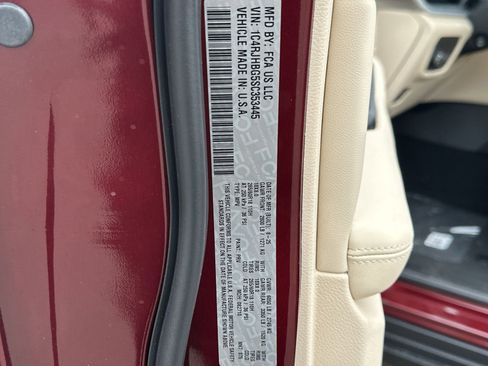 New 2025 Jeep Grand Cherokee Limited w/ Luxury Tech Group II image 29