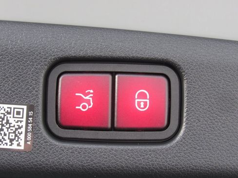 New 2026 Mercedes-Benz E 350 4MATIC Sedan image 23