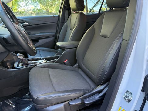 Used 2025 Buick Encore GX Preferred image 30