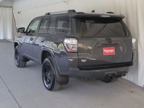 Used 2024 Toyota 4Runner SR5 Premium w/ Moonroof Package AWD/4WD image 30