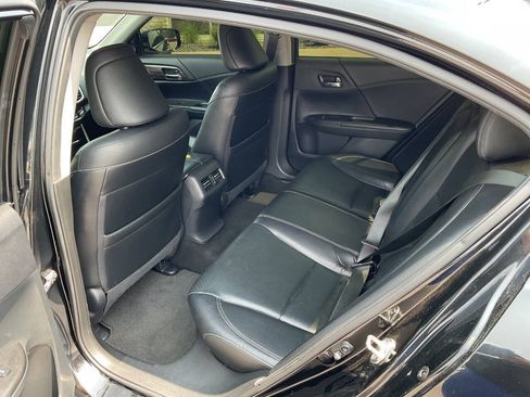 Used 2016 Honda Accord Touring image 33