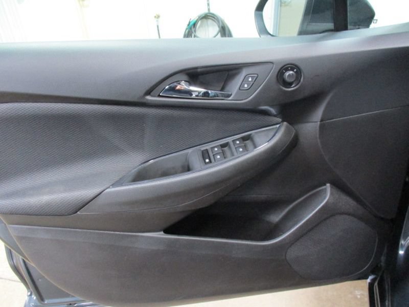 Used 2019 Chevrolet Cruze LT FWD image 14