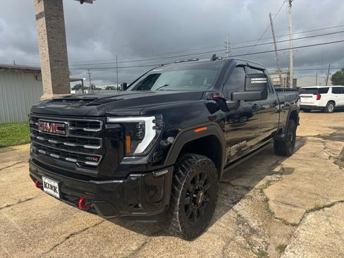 Used 2025 GMC Sierra 2500 AT4 w/ AT4 Preferred Package AWD/4WD image 1