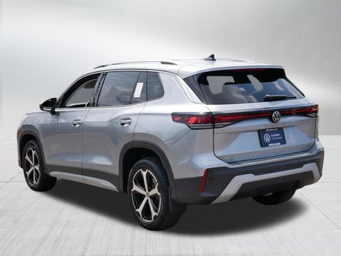 Certified 2025 Volkswagen Tiguan SE AWD/4WD image 5