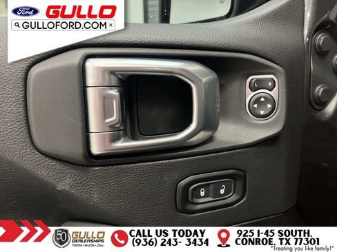 Used 2022 Jeep Wrangler Unlimited Sahara AWD/4WD image 20