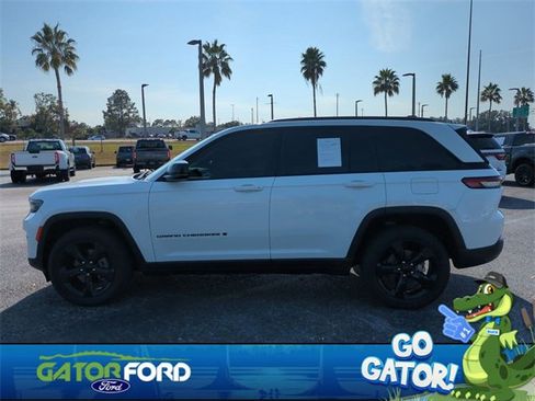 Used 2023 Jeep Grand Cherokee Altitude image 8