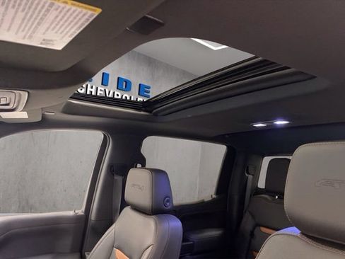 Used 2019 GMC Sierra 1500 AT4 w/ AT4 Premium Package AWD/4WD image 4