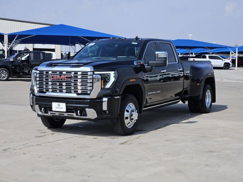 New 2026 GMC Sierra 3500 Denali w/ Denali Reserve Package image 2