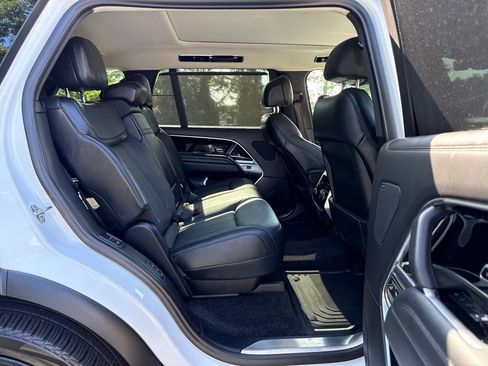 Certified 2024 Land Rover Range Rover Long Wheelbase SE AWD/4WD image 18