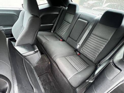 Used 2013 Dodge Challenger SXT image 19