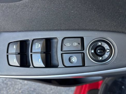 Used 2016 Hyundai Elantra GT FWD image 22