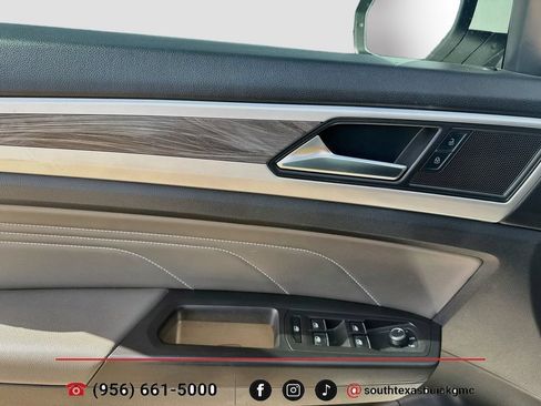 Used 2023 Volkswagen Atlas Cross Sport SE FWD image 10