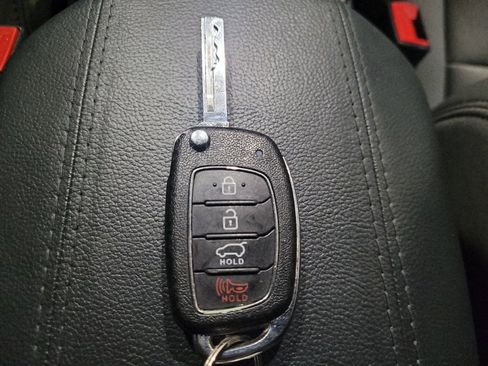 Used 2017 Hyundai Santa Fe Sport AWD/4WD image 32