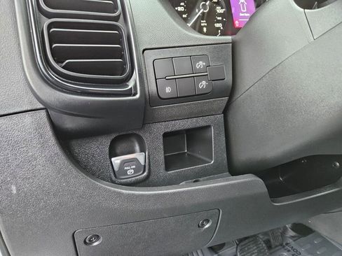 Used 2025 RAM ProMaster 2500 w/ Convenience Group image 20