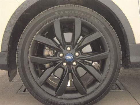 Used 2018 Ford Escape SE w/ SE Sport Appearance Package AWD/4WD image 9