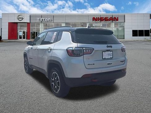 Used 2025 Jeep Compass Trailhawk AWD/4WD image 5
